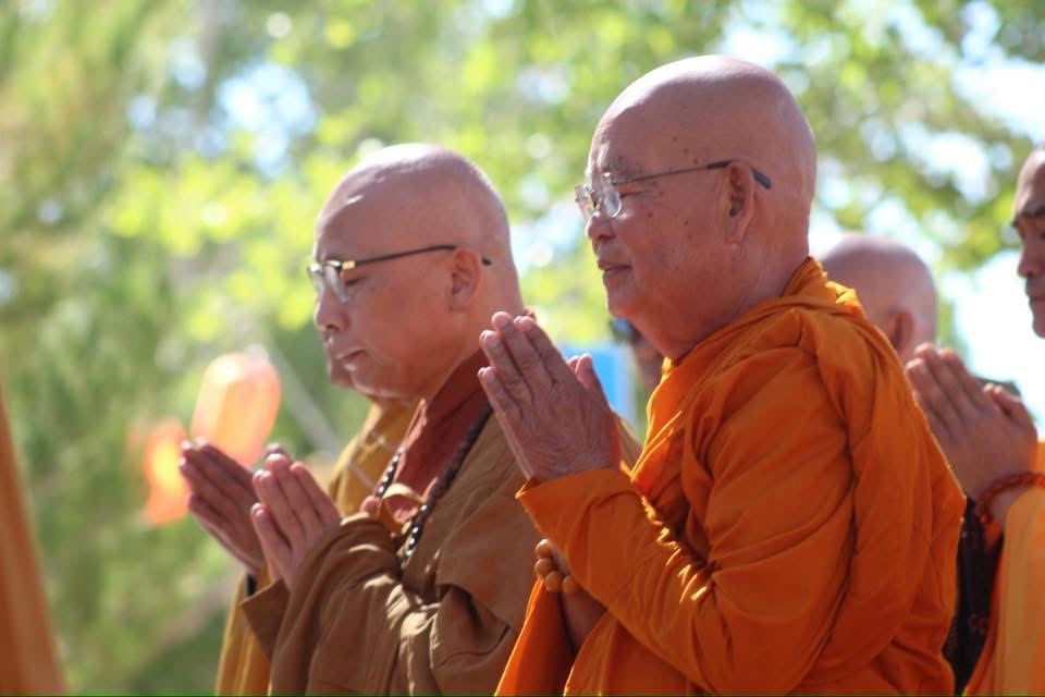Chư Tôn Đức trong đoàn rước
