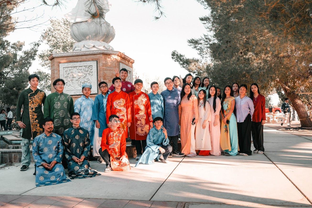 Áo dài truyền thống Hội Chợ