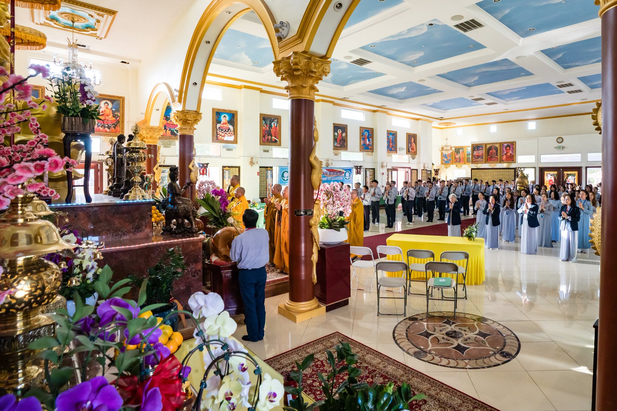 Cổng Hội Chợ Lam Viên